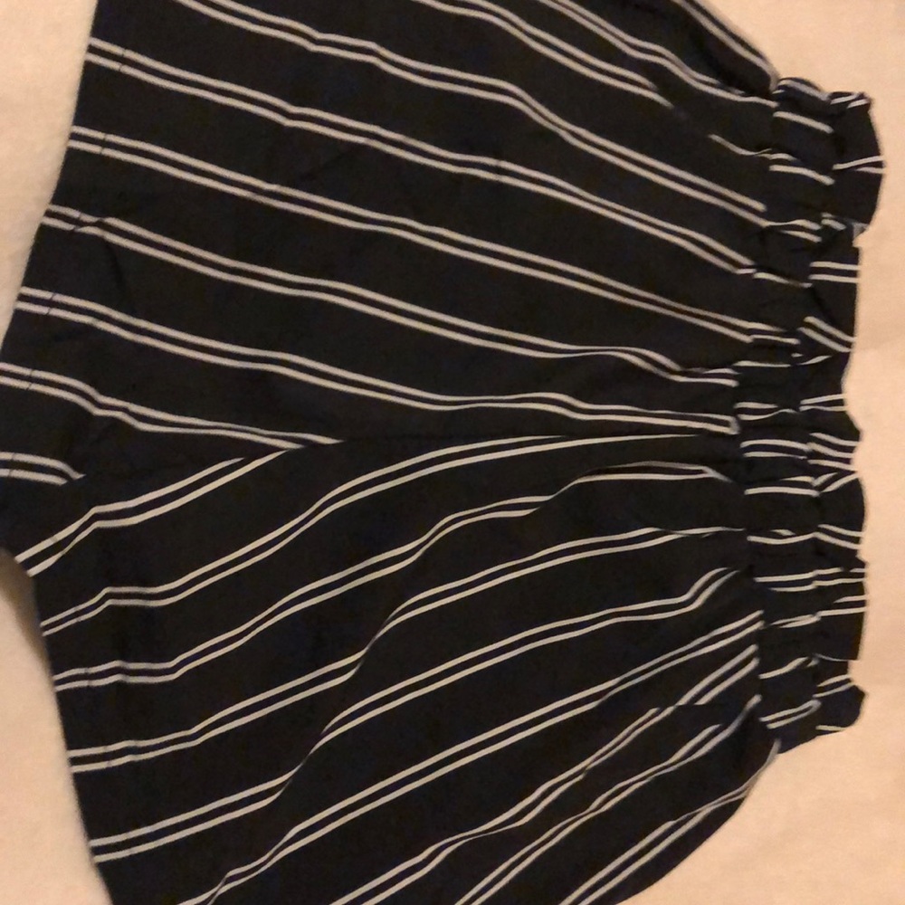 Short - Picture 2 of 3